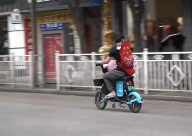大群众要带|曝光台||取用共享单车 还需讲文明