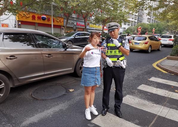 神兽|神兽归笼！贵阳今天早高峰是这个样子的?交警蜀黍说……