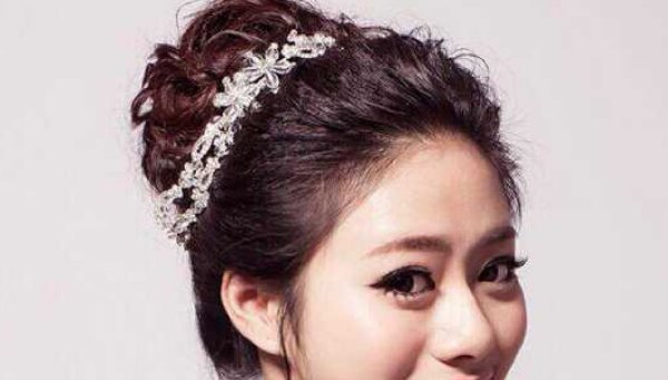  依赖|假如你结婚，喜欢下面哪种发型？测你心底对谁最依赖？