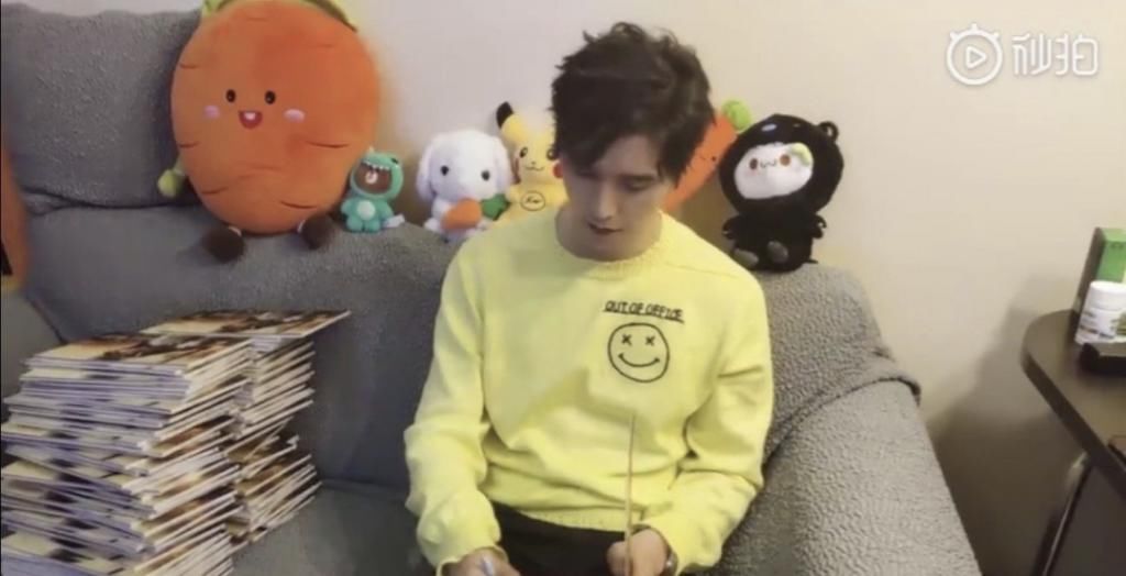  时代|老艺术家做派的阿云嘎，算不算流量时代的稀缺偶像？