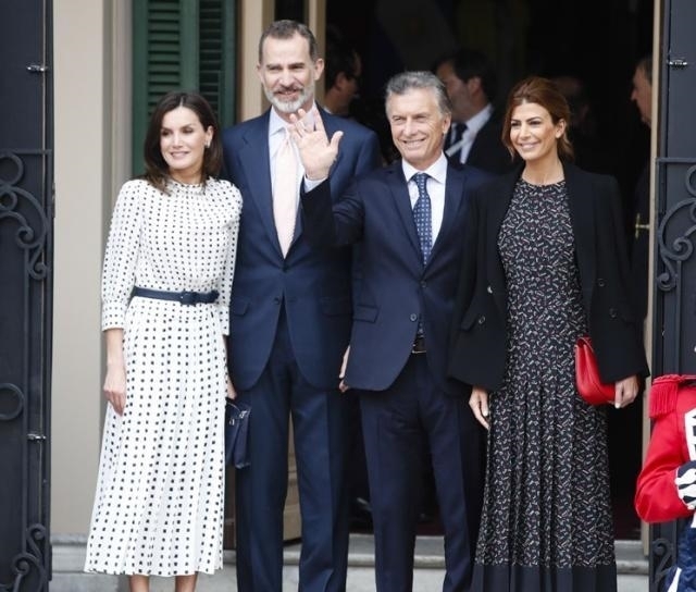 再嫁|西班牙王后9次同框阿根廷第一夫人:都是离异再嫁,一样会穿衣服