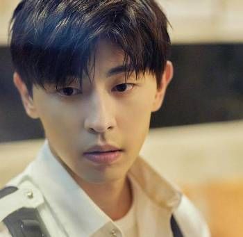  公主|她是邓伦主动“公主抱”, 愿意秀恩爱, 粉丝却不敢吃醋的女生