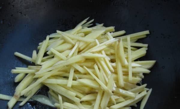 细腰|土豆加此物一起吃,下饭又美味,排出体内垃圾,清肠瘦身又细腰