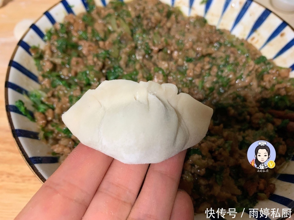 芹菜|秋天吃饺子,韭菜芹菜都不如这个馅,2块钱一把,鲜香味美特好吃