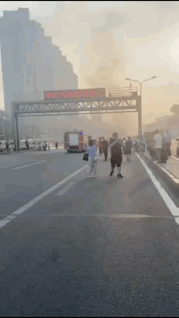  哭声|隧道内突发大火，孩子哭声传来，后来咋样了？