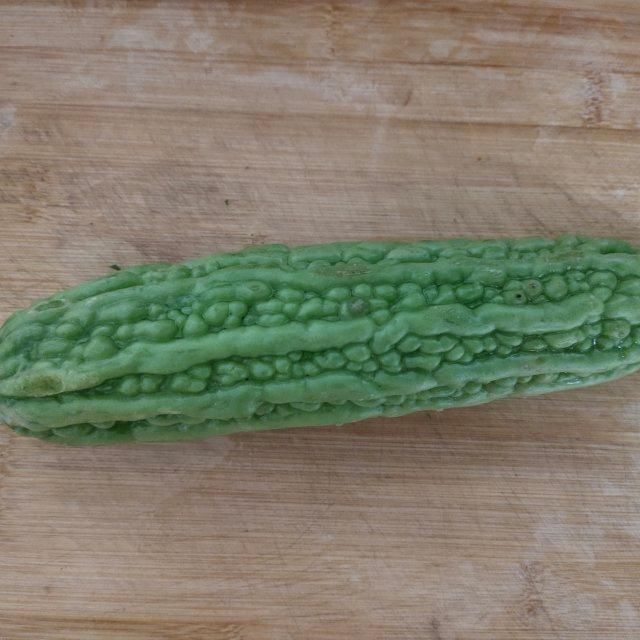  清爽|每天一道菜：苦瓜拌咸鸭蛋，清爽去火，简单美味