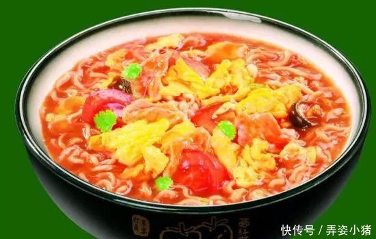 鸡蛋|家常美食西红柿鸡蛋面,糊辣肥肠,香炝鸡汁脆春笋
