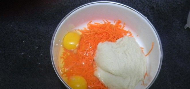  豆浆|喝豆浆剩下的豆渣别在扔了，加点香葱面粉烙大饼，简单快手又好吃