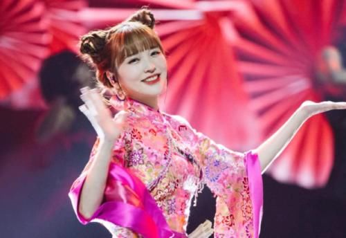  姐姐们|史上头一遭，这档综艺把自己玩成了一场行为艺术