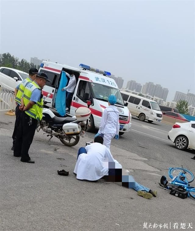  骑车|共享单车与渣土车相撞，骑车男子不幸身亡