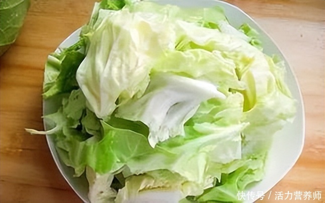 农残为零的五种蔬菜(极易藏“农残”的3种蔬菜，洗菜时一定要注意，很多人没想到)