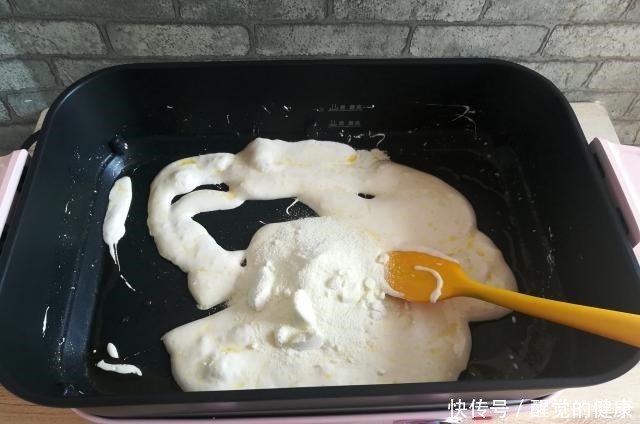 蔓越莓|它比牛轧糖好吃,比雪花酥简单,平底锅10分钟做一堆,百吃不厌