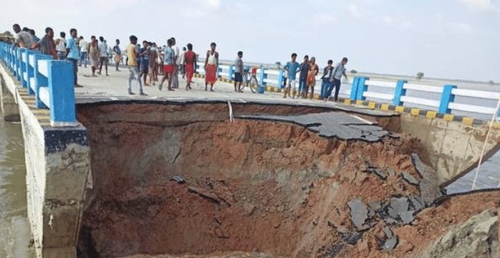  打水漂|26亿打水漂？通车29天就被冲毁，网友：钢筋呢？