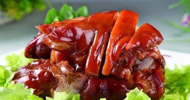 标准|大厨教你五香猪蹄的标准做法,色泽红亮,香味浓郁,好吃不油腻!