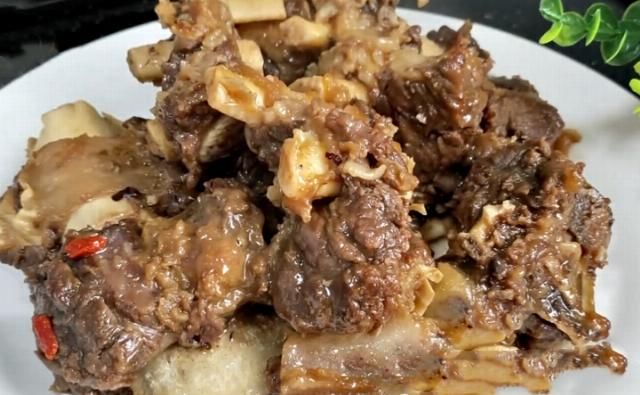  靠边站|入秋后，鸡肉鱼肉靠边站，多吃此肉，简单一做，脱骨入味，特好吃
