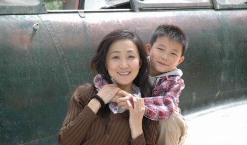  陈谨|“最佳配角”陈瑾话剧舞台获奖无数，女强人，徒步旅行美好生活