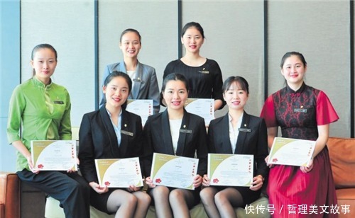 出名|中国最“贵”服务员姚碧为国宴服务3次,出名后被国际酒店争抢