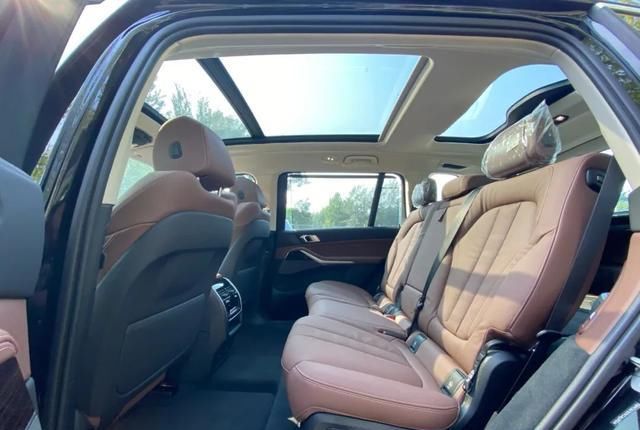  车主大人们|都说宝马X7是好车，为啥最后却买了奔驰GLS？真实车主一语道破