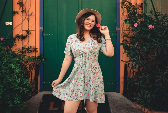 自觉|女人接触的男人多了,会不自觉有这些表现,很准