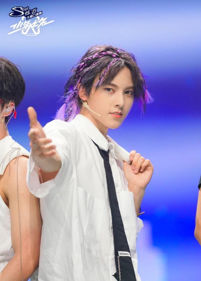  出道|《少年之名》决赛李希侃C位不稳，胡文煊林陌改写遗憾？出道即失业