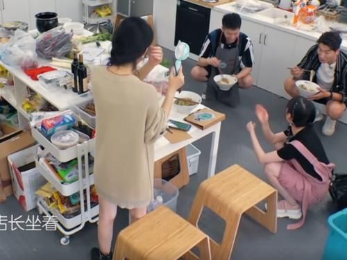  店长|赵丽颖当店长第一天，一个客人都没来？李浩菲幸灾乐祸，厨师看她笑话