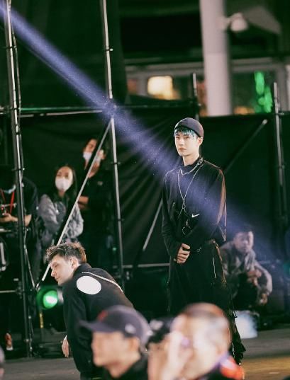 队长|《街3》中他只得了第四名,王一博“舞技”是否被粉丝吹的太厉害?