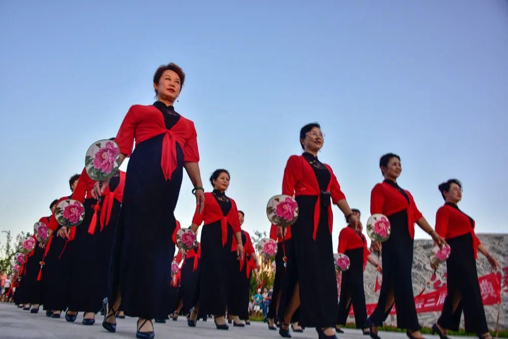  越来越|忻州：今年夏天最美夜景！遗山公园惊艳亮相！忻州越来越好！