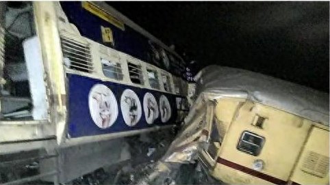 印度发生火车相撞事故，至少11人死亡