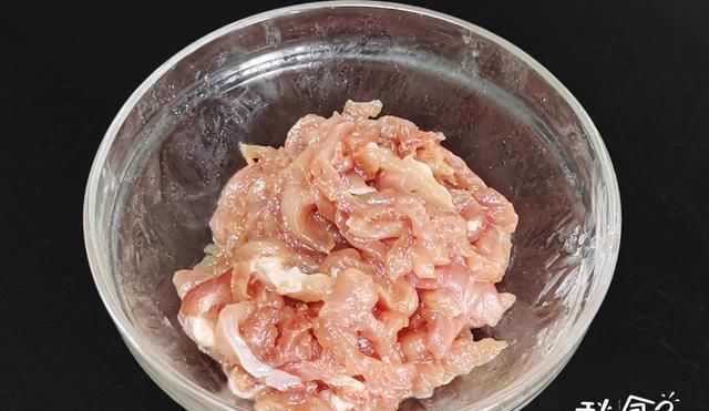 筋道|“手擀面”怎么做才能爽滑、筋道、有嚼劲?方法、配料,都在这里