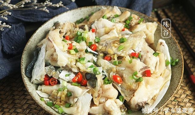 蒸鱼头|这菜简单一蒸就好,春天我常做给孩子吃,鲜到流口水,营养又美味