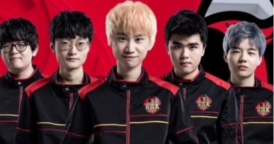  Lpl|Lpl赛区每年都在壮大，但他们却悄然离开，神话也不再属于李哥