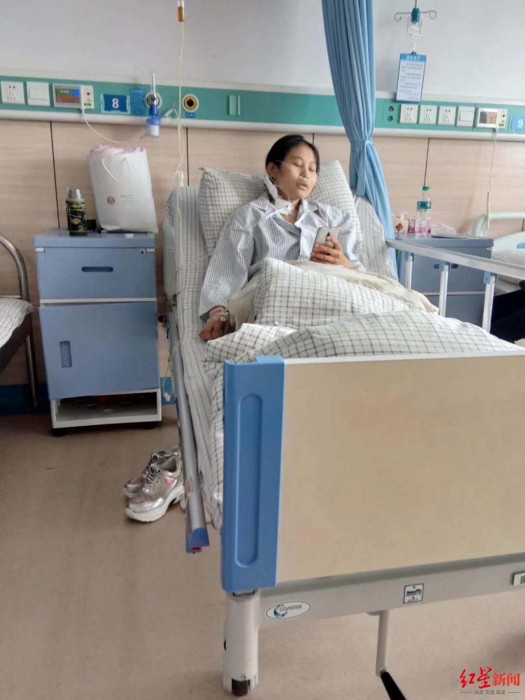  视频中|19岁女孩患尿毒症被生母拉黑，男友陪伴照顾 生母：不是不管，能力只有那么多