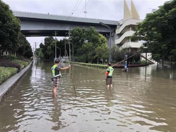 长江二桥|51岁巡堤员每天深夜堤上排险，“越是深夜越要保持头脑清醒”