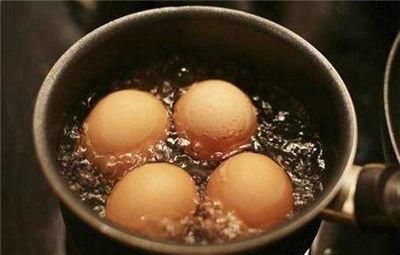 记得|水煮鸡蛋,记得不要开水下锅,多加这几步,鸡蛋嫩滑不开裂