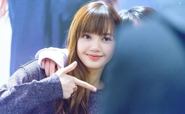  继父|Lisa系出名门身价惊人 继父是米其林大厨 腰围51比雷佳音头还小