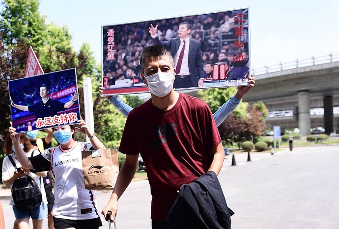 带领辽宁|黯然下课不存在!郭士强的魅力可不虚,广州球迷太给力