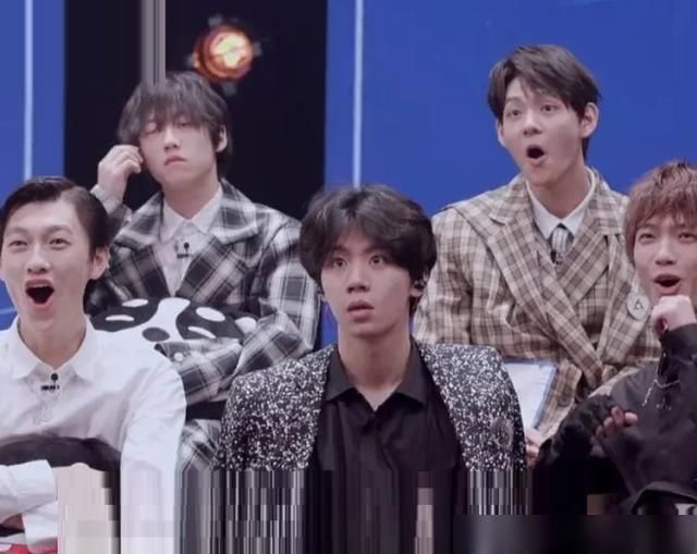  学弟|硬糖少女助阵《明日之子》唱跳炸台，陈卓璇飙高音学弟表情很真实