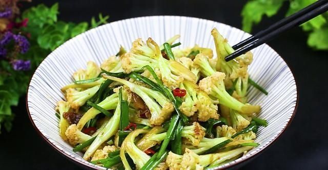 不脆|饭店的花菜为啥那么好吃？大厨告诉你秘诀，要不然花菜不脆也不香