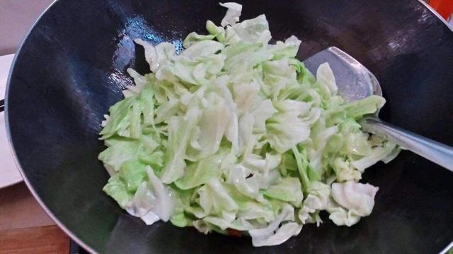 炒包菜|包菜下锅前需要焯水吗?大部分人都做错了,难怪味道不行