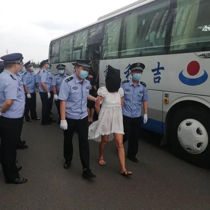  网络|抓获117人！市公安局举行电信网络诈骗案抓捕组凯旋欢迎仪式！