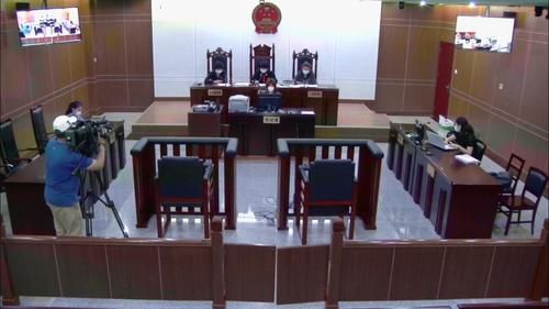 入户|男子因三年前冲突翻墙入户欲杀人，被捕时带着四种凶器