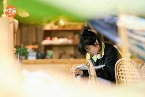  高考|张子枫学霸营销翻车，未参加会考，高考提前坐车离场仅考三百多分