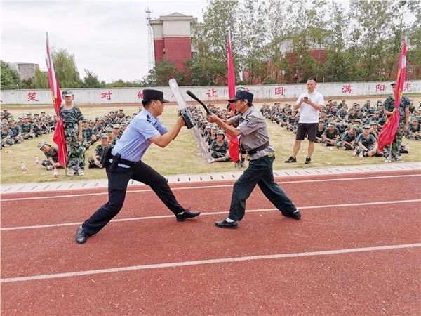 安保人员|肥西花岗:加强反恐防暴演练 筑牢校园安全防护网