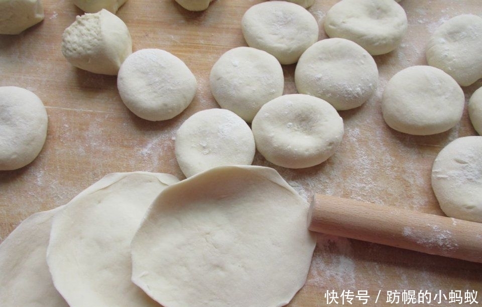 发酵|做包子发酵面团,一个小诀窍30分钟发满盆,包出包子暄软又好吃