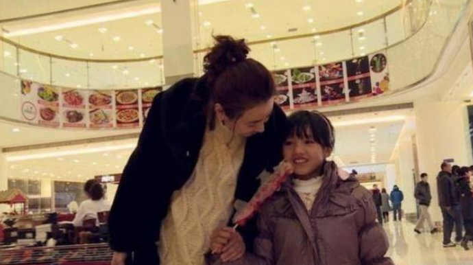  城市|记得《变形计》最美农村女孩李勒优吗？被富豪妈妈收养后，她成这样