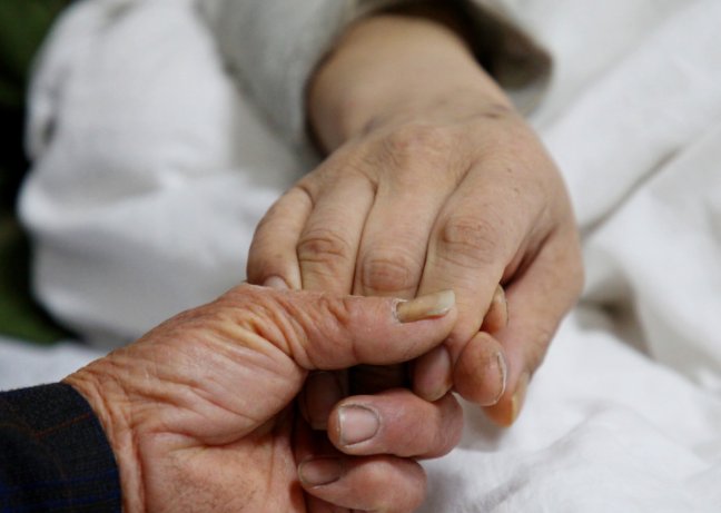 老人|70岁老人的真心劝告:晚年的日子,学会一个人过