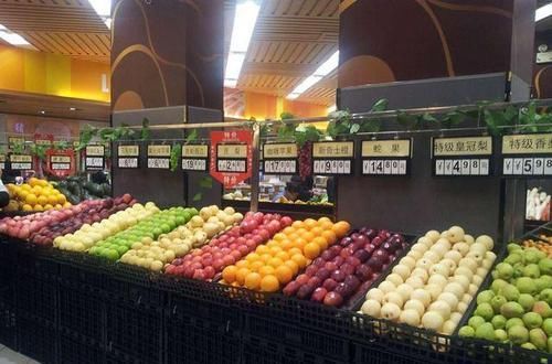 饮料|孩子在超市未结账先喝饮料，超市要十倍赔偿?妈妈回怼很给力