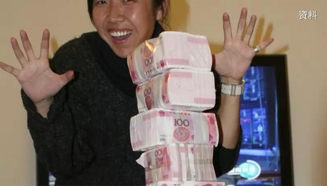 回来|卖掉房产旅行10年，回来发现赚了2亿，他们才是乘风破浪的夫妻