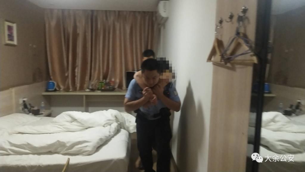  狂奔|深夜，民警背起她狂奔