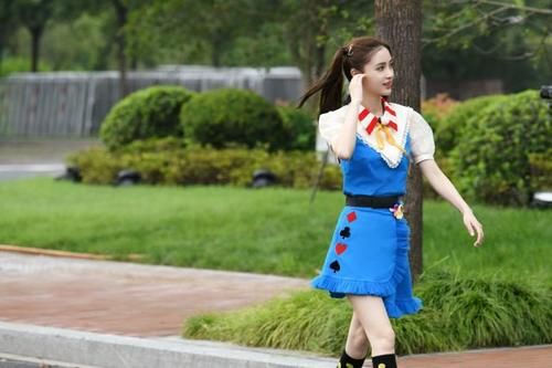  没整|郑恺按压baby的脸，看到她的补救方法，网友：整没整太明显！